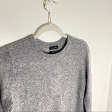 Load image into Gallery viewer, NWT Halogen Crewneck Pure Cashmere Sweater In Grey Heather
