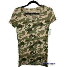 Load image into Gallery viewer, Women&#39;s Short Sleeve Camouflage T-Shirt
