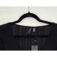 Load image into Gallery viewer, NWT Vero Moda Womens XL Pull Over V Neck Lettuce Top Black
