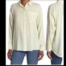 Load image into Gallery viewer, NWT Nordstrom Abound Grenn Oversized Lightweight Plaid Top
