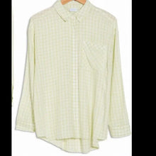 Load image into Gallery viewer, NWT Nordstrom Abound Grenn Oversized Lightweight Plaid Top
