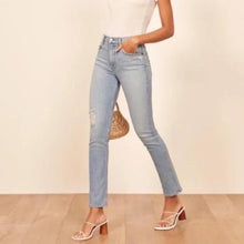 Load image into Gallery viewer, NWT Reformation  Women&#39;s Davies Jeans
