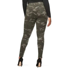 Load image into Gallery viewer, NWT Good American Good Legs Camo Skinny Jeans
