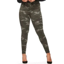 Load image into Gallery viewer, NWT Good American Good Legs Camo Skinny Jeans
